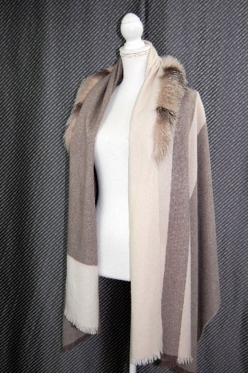 カシミヤ大判ストール　Foxトリムの画像