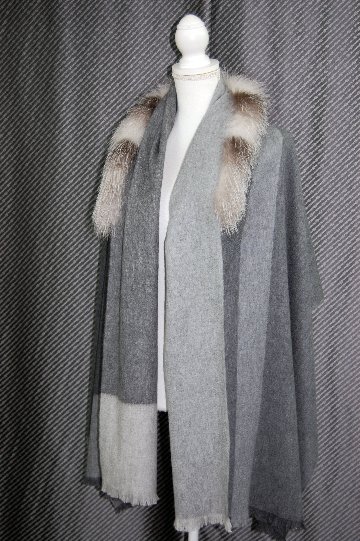 カシミヤ大判ストール　Foxトリムの画像