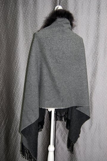 バイカラーウール　大判ストール　チャイナラクーントリムの画像