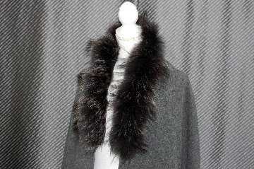 バイカラーウール　大判ストール　チャイナラクーントリムの画像