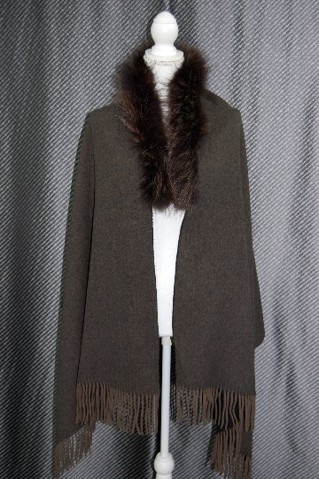 バイカラーウール　大判ストール　チャイナラクーントリムの画像