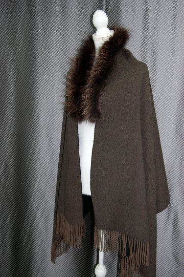 バイカラーウール　大判ストール　チャイナラクーントリムの画像