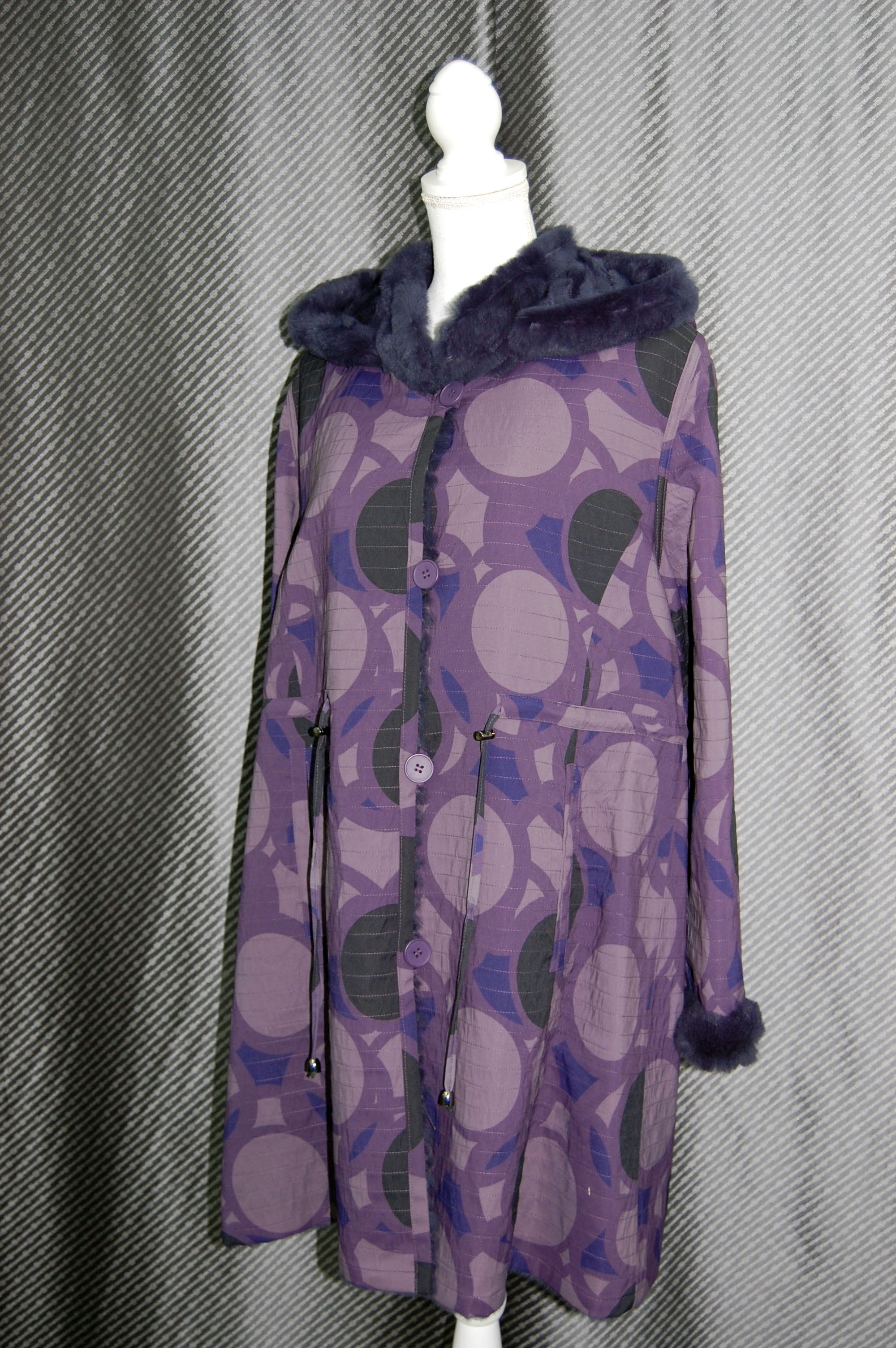 ポリ＆ラビット　リバーシブルコート　デタッチャブルフードの画像