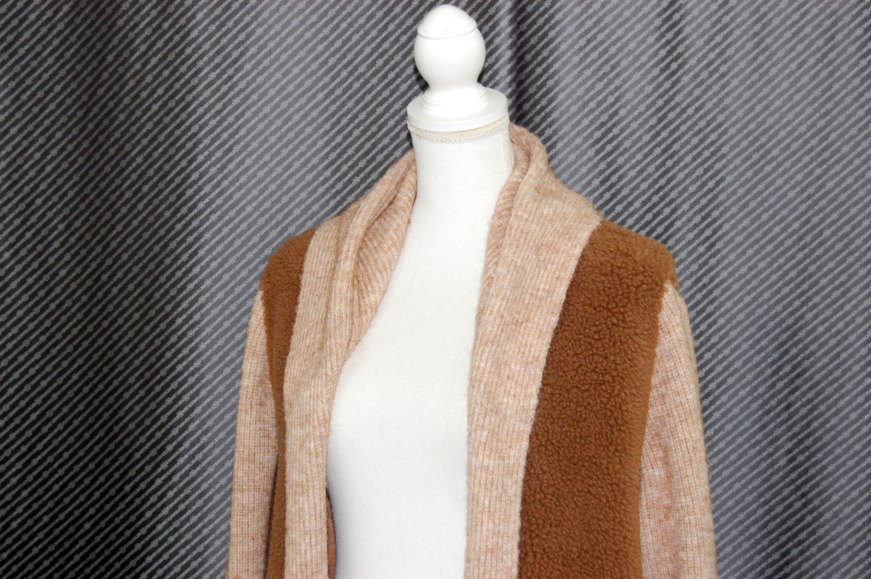 ラムウール＆ニット　切り替えフーディーコートの画像