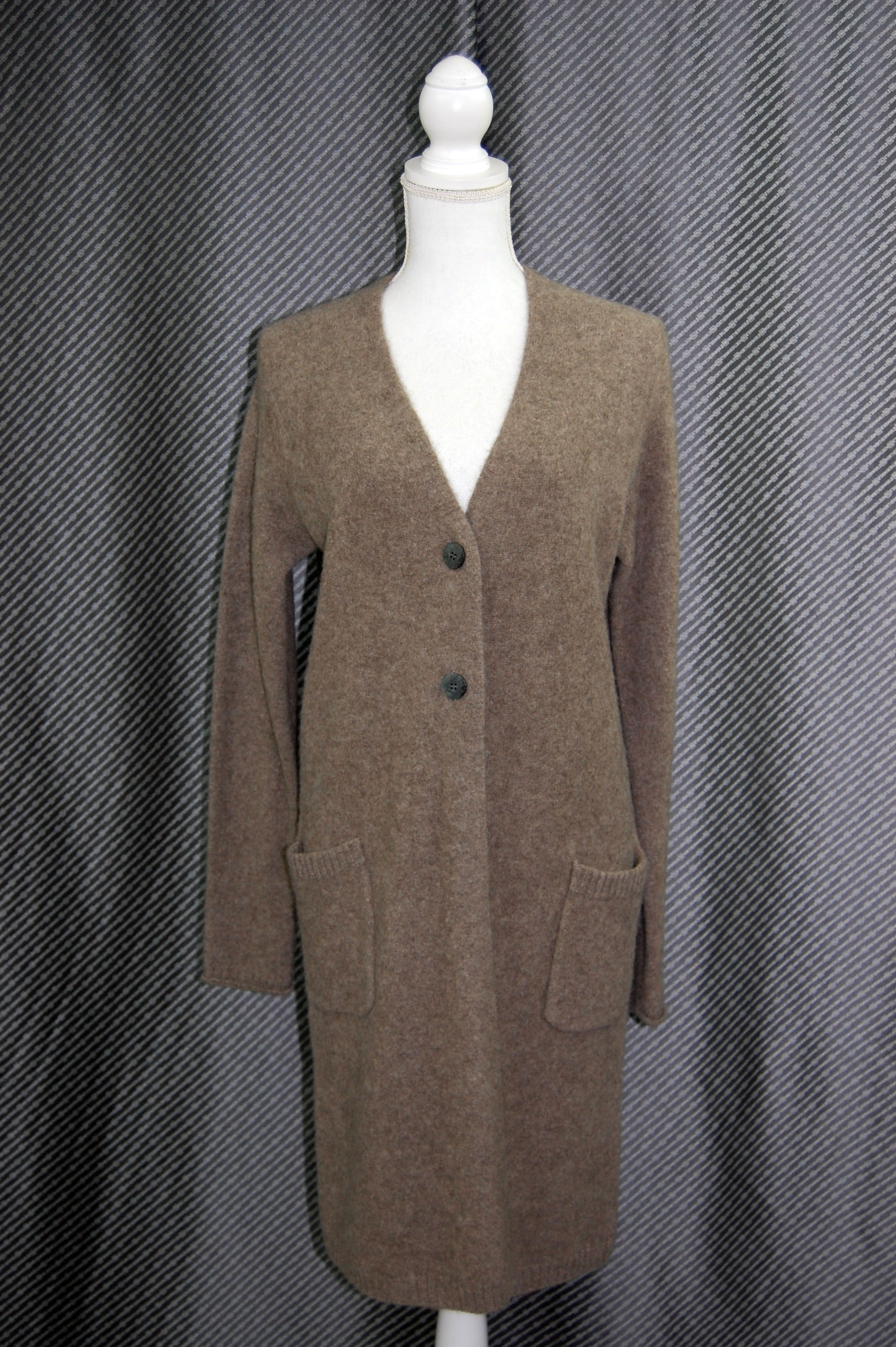 ヤクニット　Vネックロングカーディガンの画像