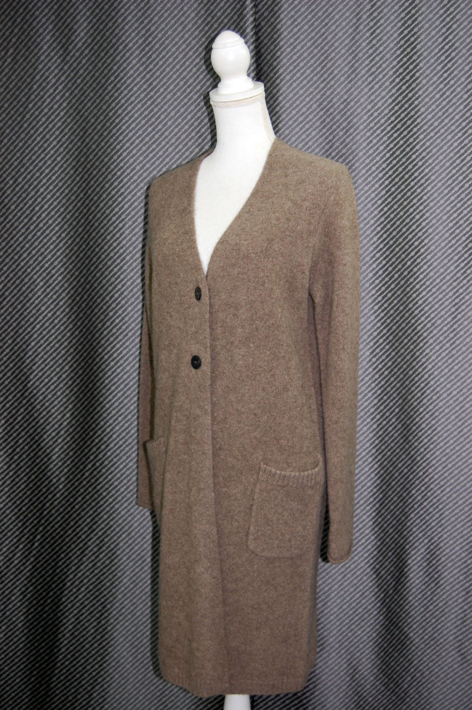 ヤクニット　Vネックロングカーディガンの画像