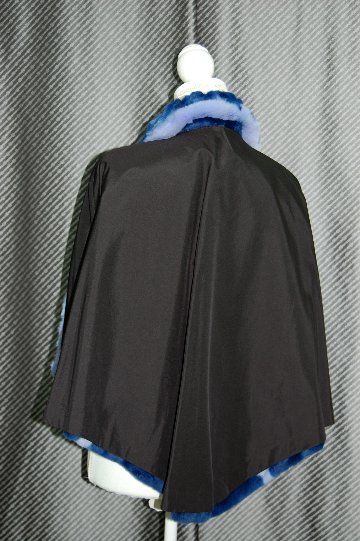 プラックトウィーゼル　リバーシブルケープの画像