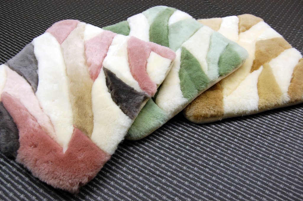 刈毛ムートン　座布団クッションの画像