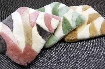 刈毛ムートン　座布団クッションの画像