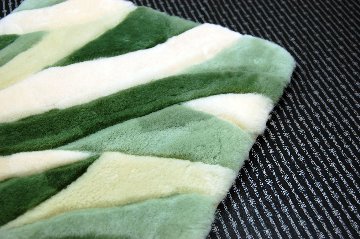 刈毛ムートン　座布団クッションの画像