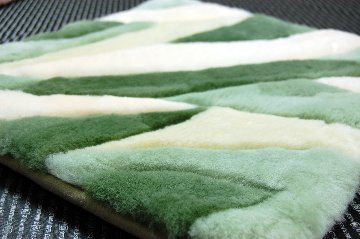 刈毛ムートン　座布団クッションの画像