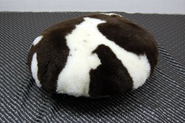 ナチュラルスポット刈毛ムートン　円形クッションの画像