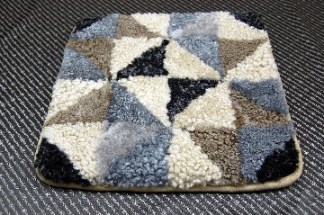 ムートン　クリンプ座布団クッションの画像