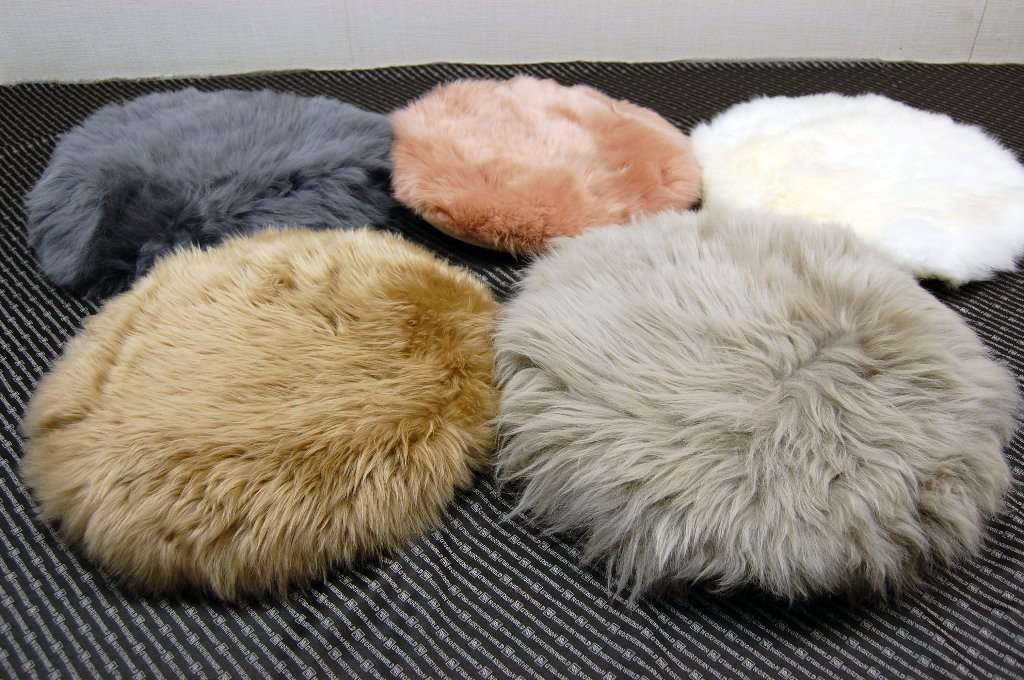 長毛ムートン　円形座布団クッションの画像