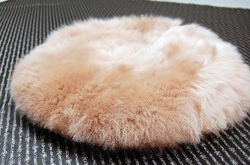 長毛ムートン　円形座布団クッションの画像