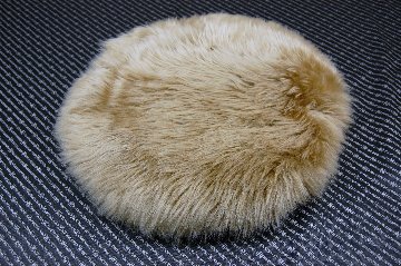 長毛ムートン　円形座布団クッションの画像
