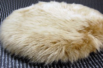 長毛ムートン　円形座布団クッションの画像