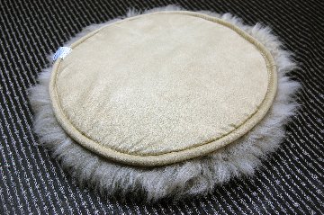 長毛ムートン　円形座布団クッションの画像