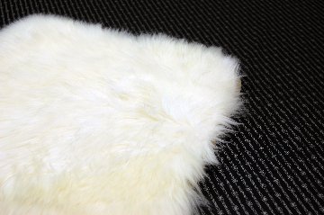 長毛ムートン　座布団クッションの画像