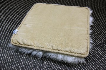 長毛ムートン　座布団クッションの画像