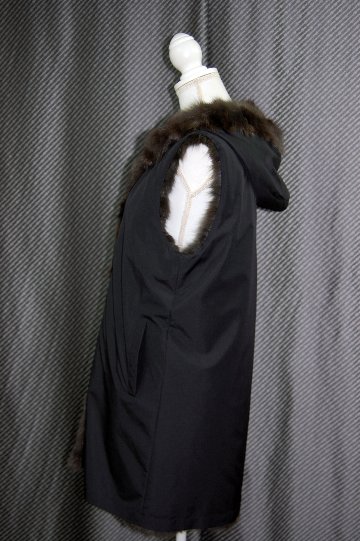 ロシアンセーブル＆シルク　リバーシブルフーディーロングベストの画像