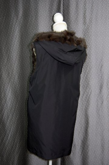 ロシアンセーブル＆シルク　リバーシブルフーディーロングベストの画像