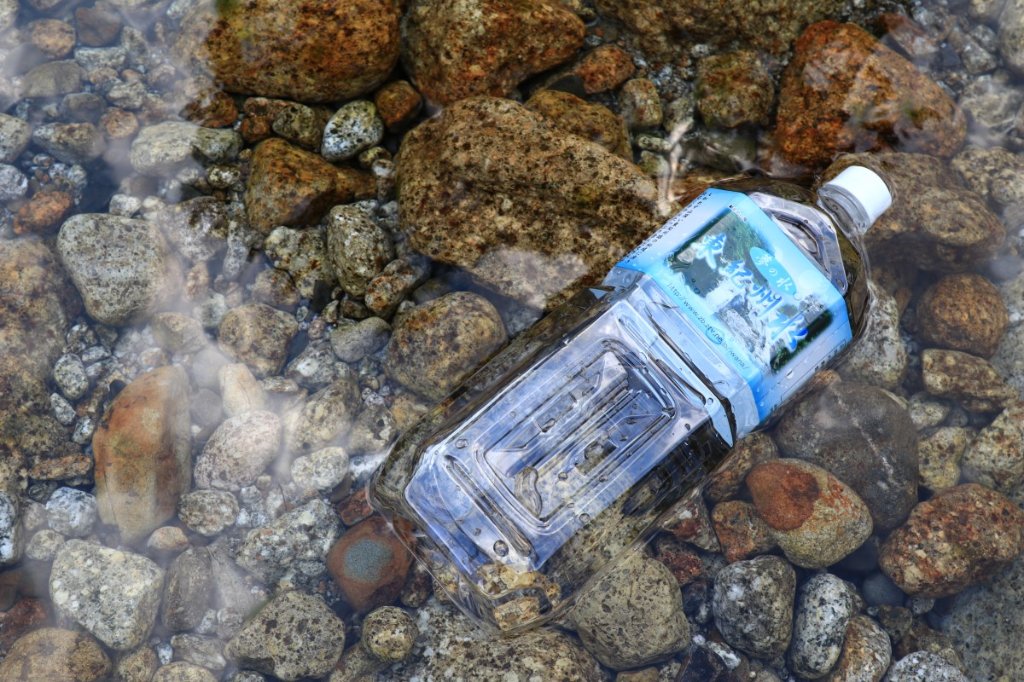 〝夢の水〟東紀州水【２ℓ×６本入】の画像