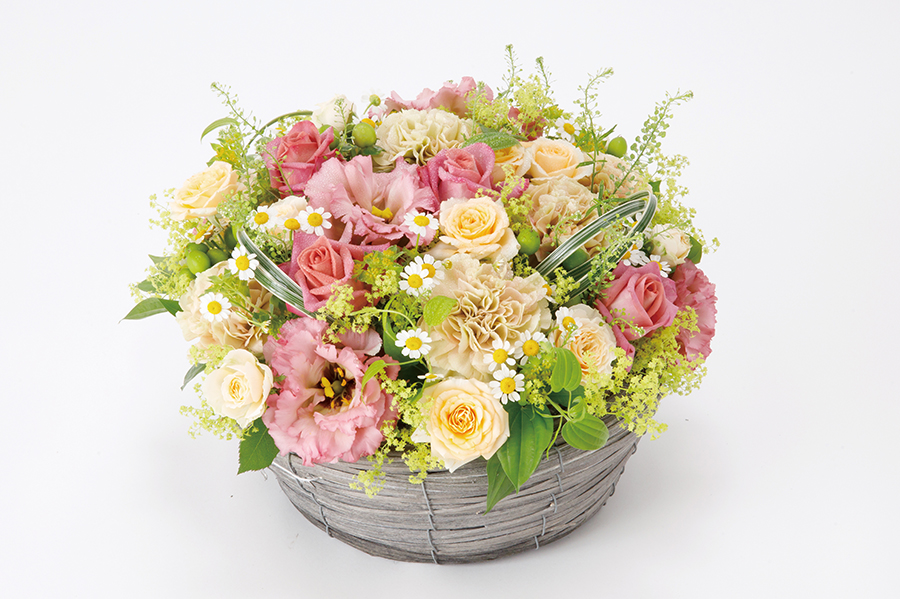 strawberry】クレイフラワー♡バスケット型フラワーアレンジメント