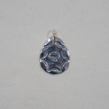 FN-JP-218 METAL STAMP FNJP218 FLATHEAD フラットヘッドシルバーペンダントトップの画像