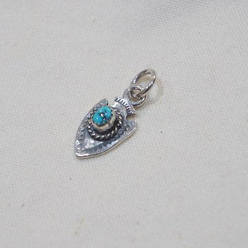 FN-JP-216T ARROWHEAD WITH TQ FNJP216T FLATHEAD フラットヘッドシルバーペンダントトップの画像
