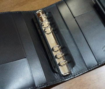 PDL-ADV-G-BK-CRシステム手帳大(ガード付)-PDLADVG-黒羽（CROW：クロウ)-黒羽システム手帳の画像