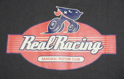 SMT19-105-LBK-サムライ自動車倶楽部xリアルレーシングコラボヘンリーネック半袖Ｔシャツ19-105-SMT19105-SAMURAIJEANS-サムライジーンズTシャツ-自動車倶楽部の画像