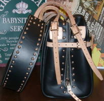 旧商品スペシャルプライス！VL-BB-LH-ブラック-VLロングホーン-VLBBLH-REDMOON-レッドムーンショルダーバッグの画像