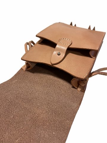 M-MBP(ワケアリ品)-サドル-MMBP-REDMOON-レッドムーンメディスンバッグ・レッドムーンヒップバッグ レザーバッグの画像