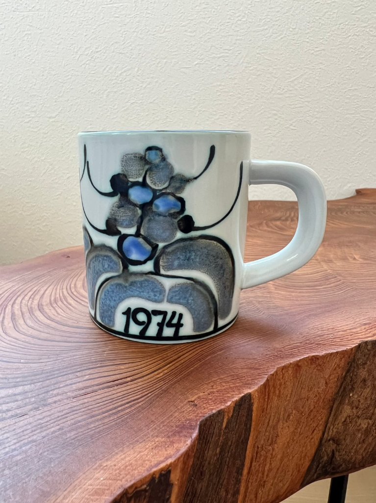 ロイヤルコペンハーゲン 1974年マグカップの画像