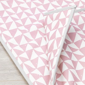 【IKEA Original】LURVIG -ルールヴィグ- ペット 毛布 ピンク トライアングル 100x150 cm画像