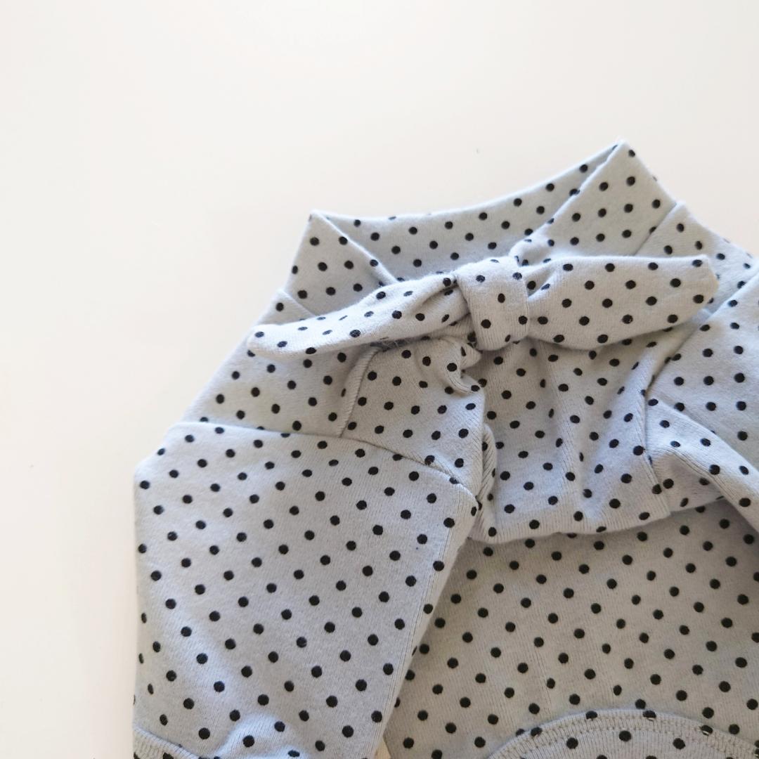 LASTベージュLのみ)Neck Ribbon ドット柄トップスの画像
