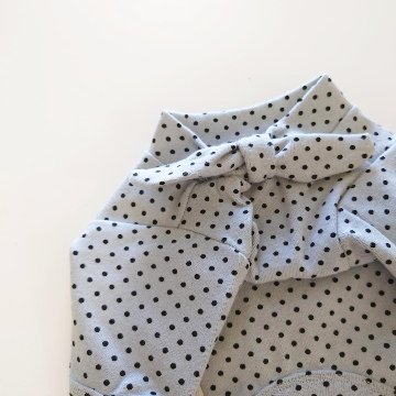 LASTベージュLのみ)Neck Ribbon ドット柄トップスの画像