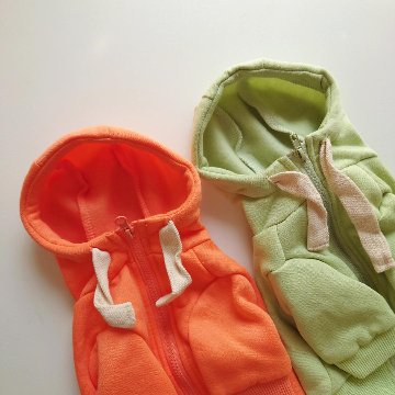 color zip up hoodieの画像