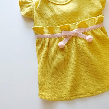 mustard color one-pieceの画像