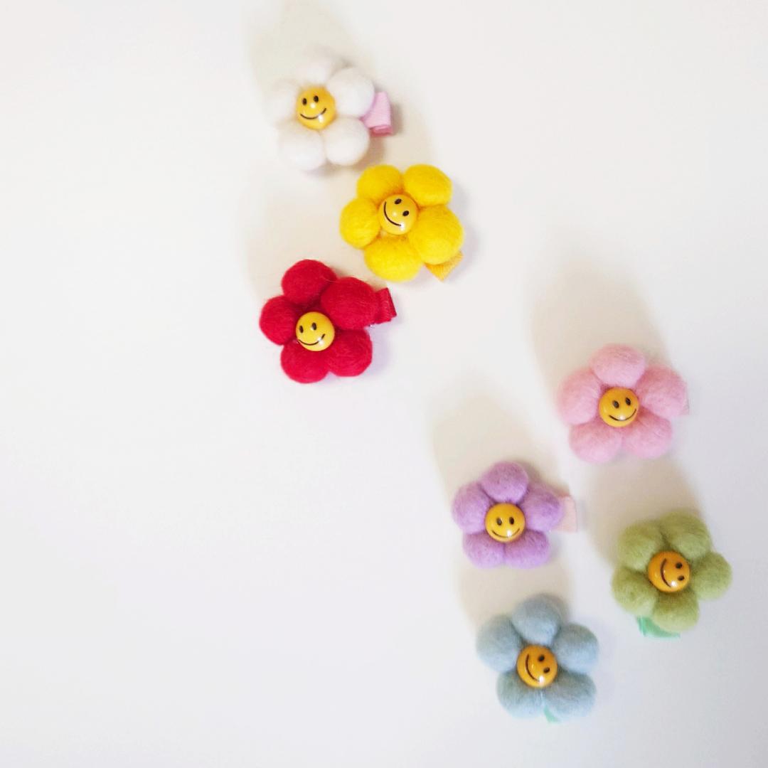 smile flower hair accessoryの画像