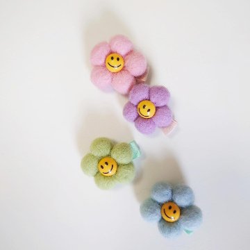 smile flower hair accessoryの画像