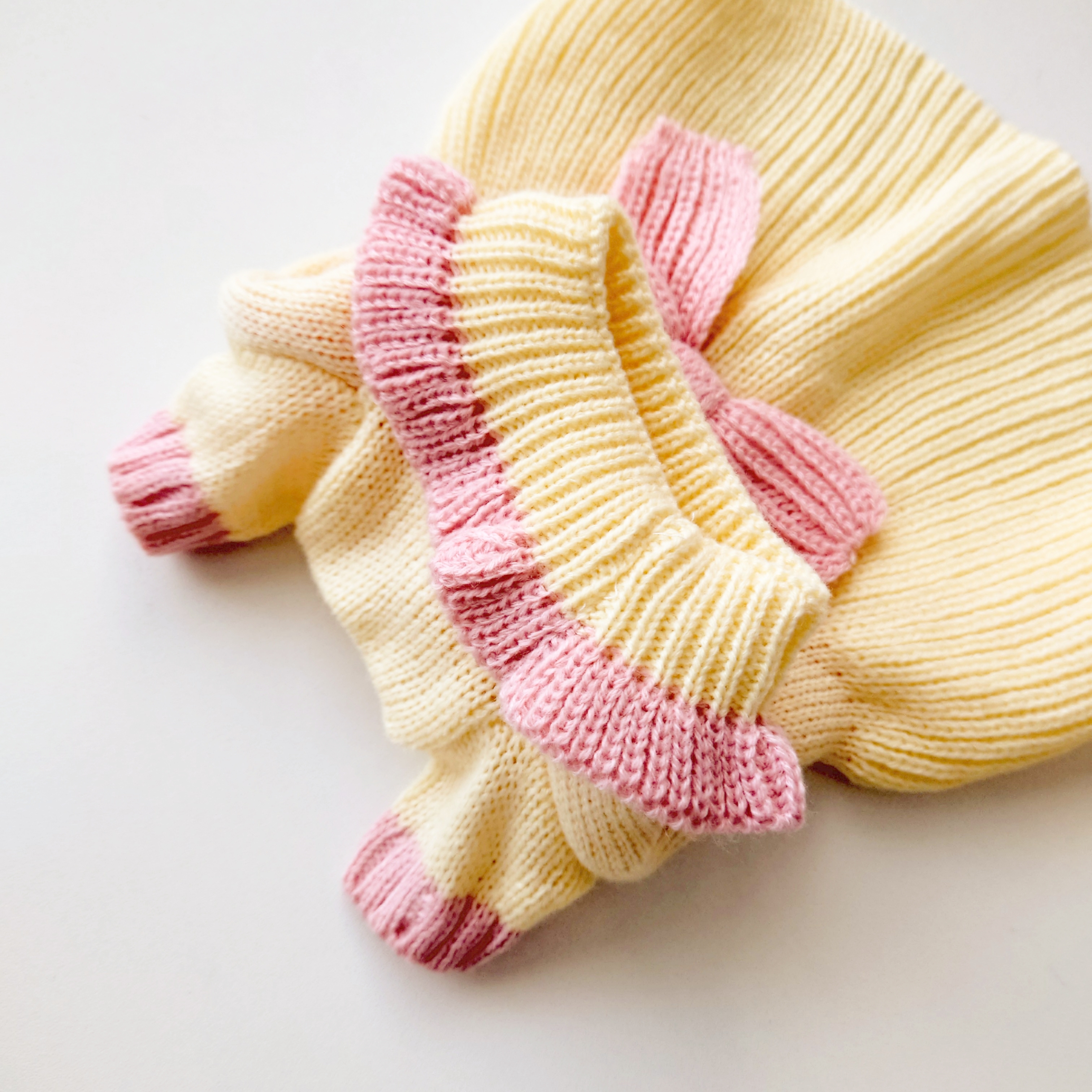 pink flower yellow knit one-pieceの画像