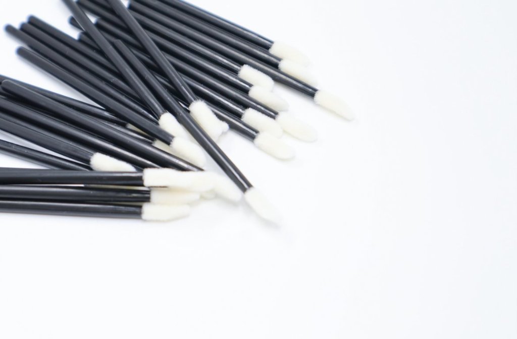 マイクロファイバーブラシ 50本入 ブラック リップブラシ まつ毛エクステ の画像