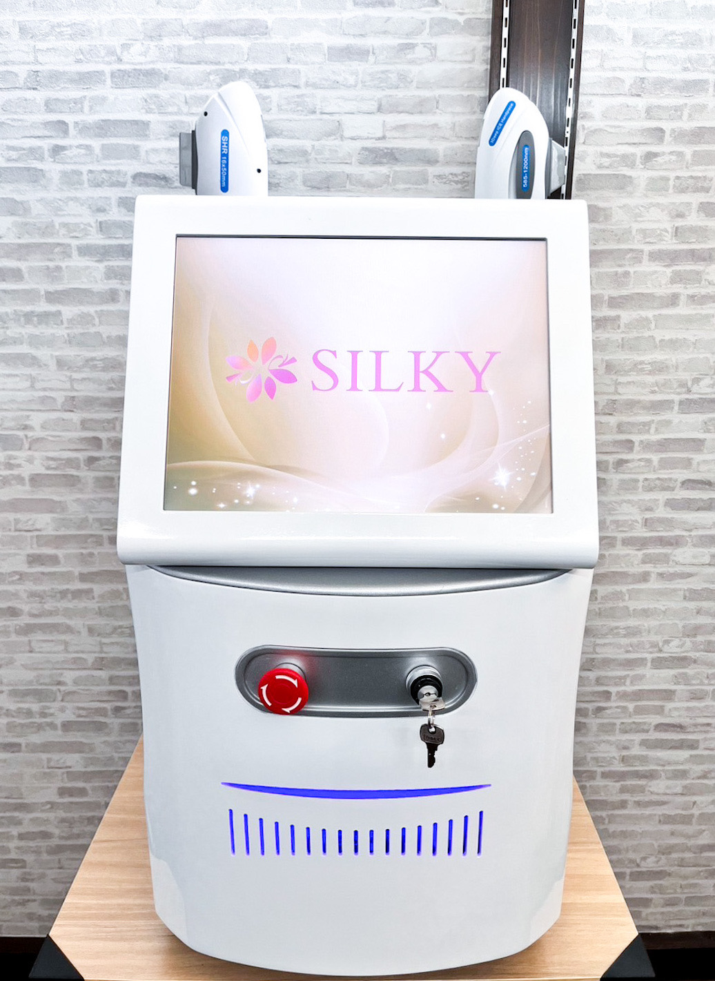 Silky脱毛機（SHR・E-light卓上型脱毛機） 日本製の画像