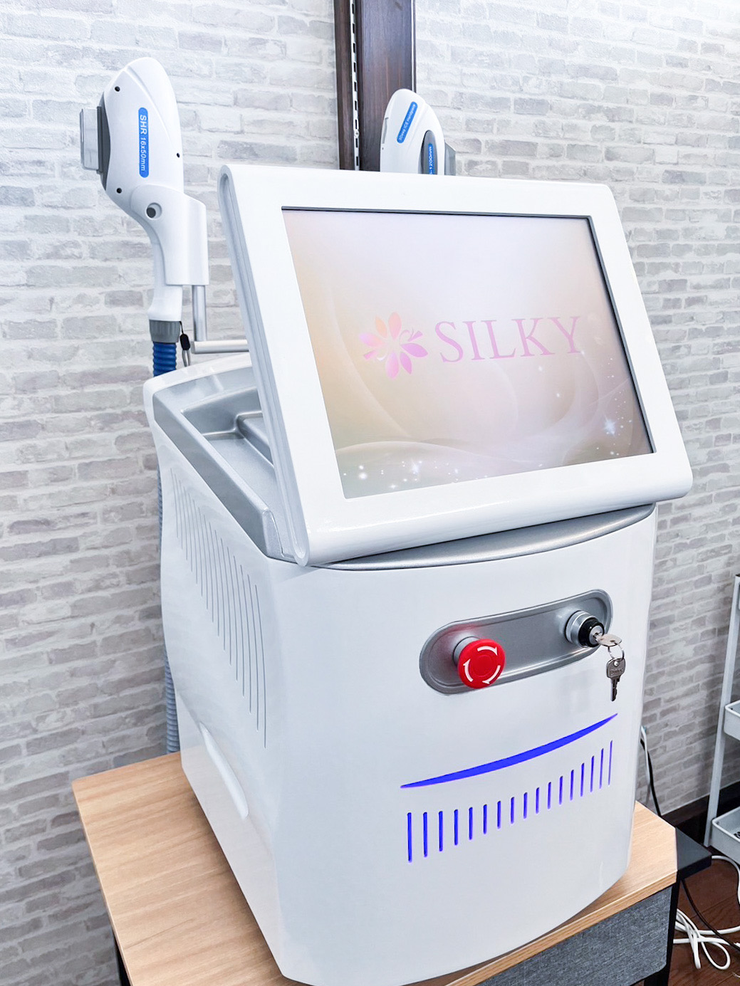 Silky脱毛機（SHR・E-light卓上型脱毛機） 日本製の画像