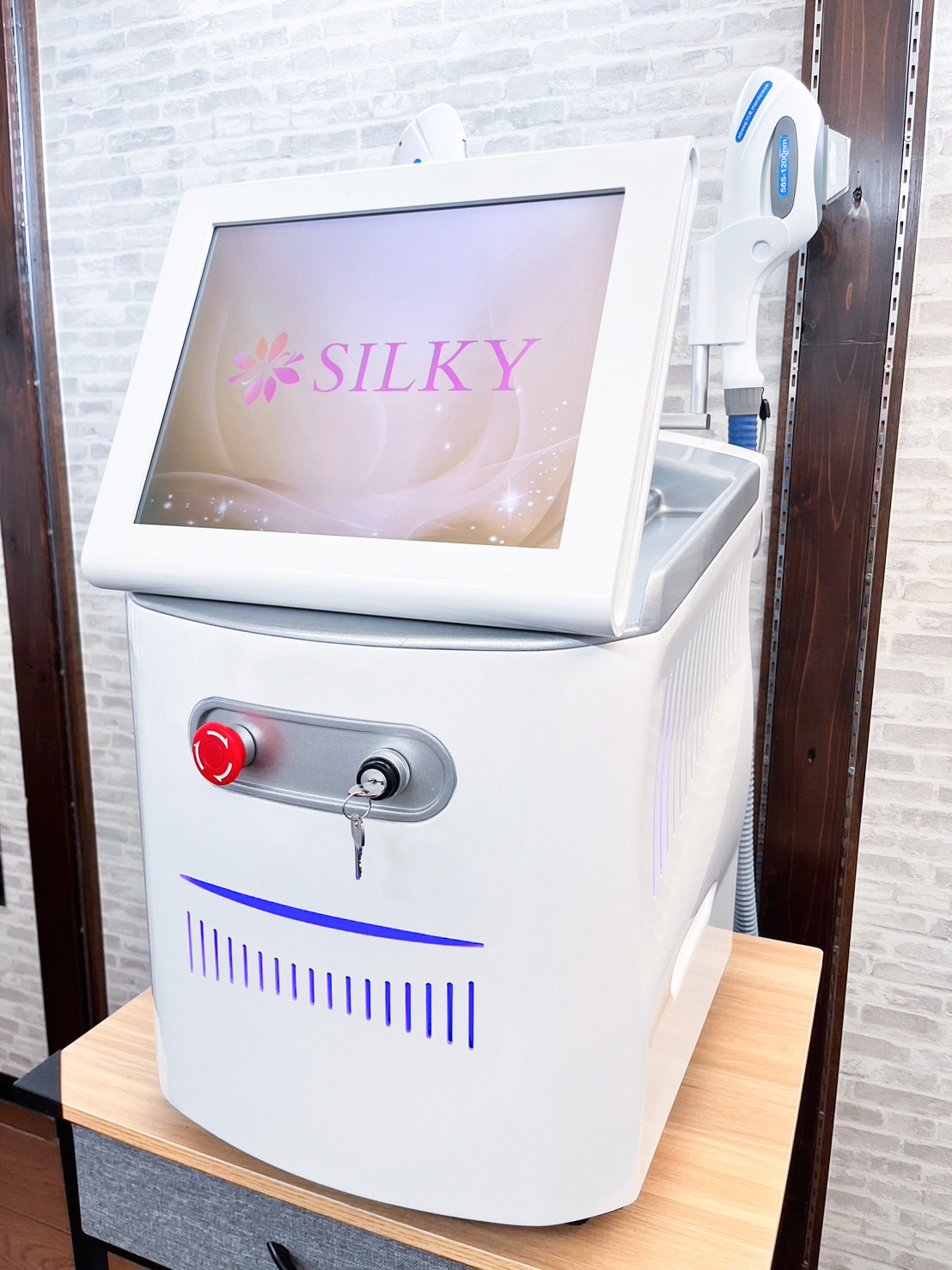 Silky脱毛機（SHR・E-light卓上型脱毛機） 日本製の画像