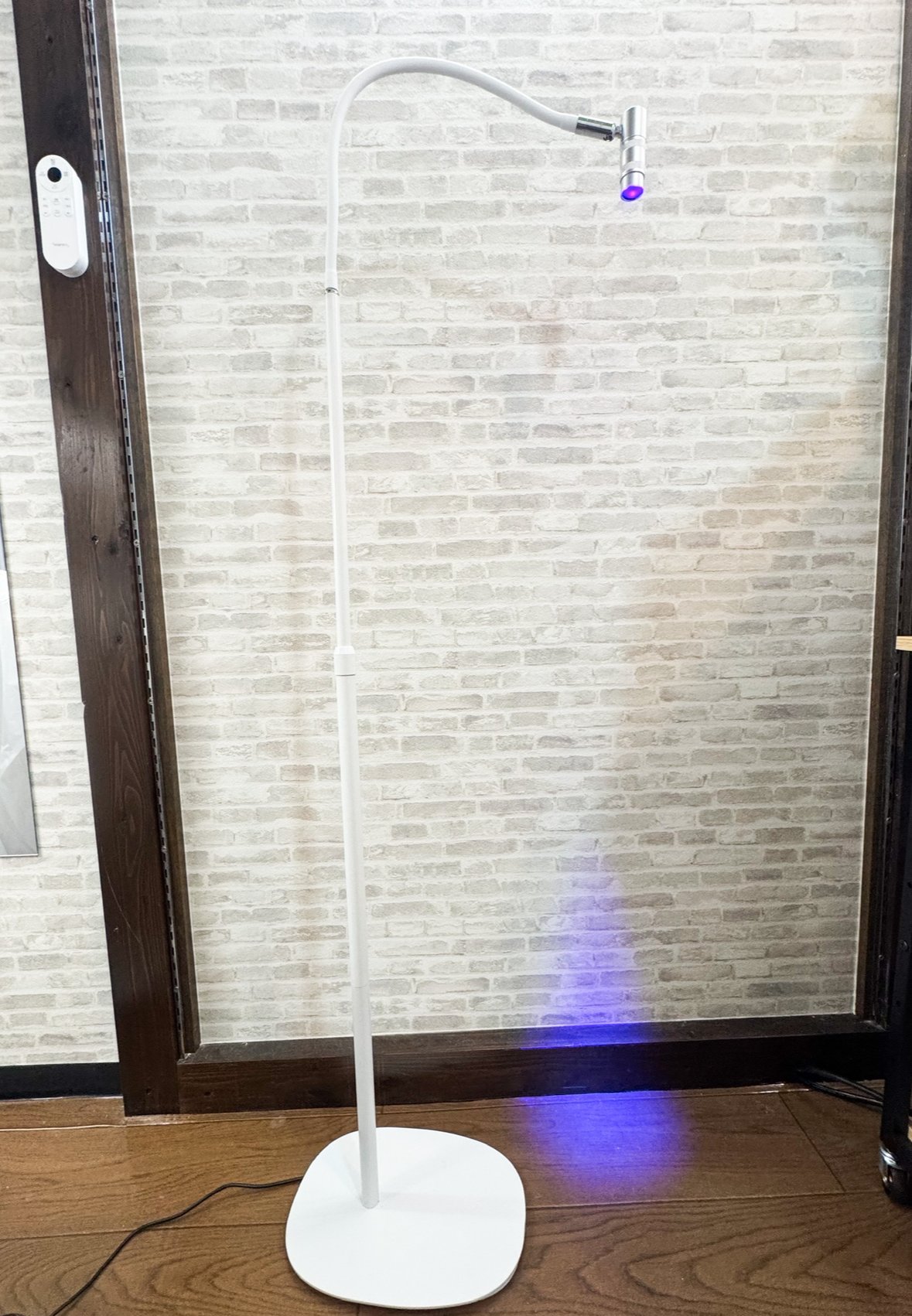 光度調節LEDスタンドライト　まつげエクステ専用の画像