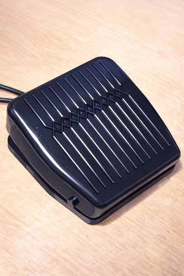 LEDライト用フットペダル 【Bタイプ】光調節可能ライト用の画像