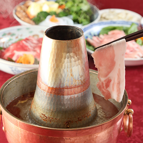 辛薬膳火鍋しゃぶしゃぶ（３人用）の画像